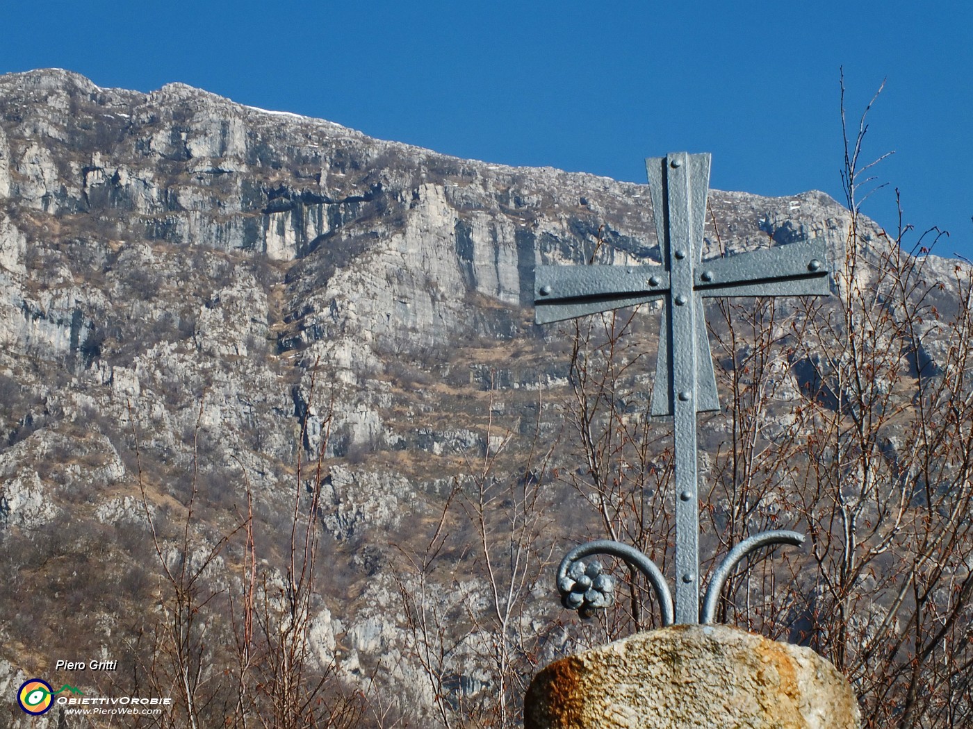 34 Zoom verso il Monte Rai  (1260 m).JPG